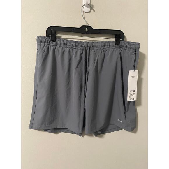 New Alo Yoga Men's 5" Circuit Shorts, Steel Grey Size XL - Picture 1 of 4